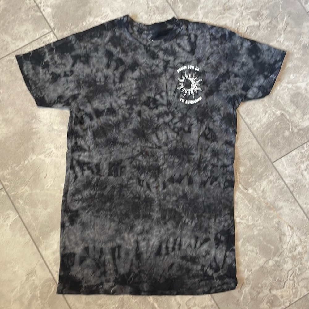 Grey tie dyed T shirt. From sunup to sundown with sun/moon design. Size small